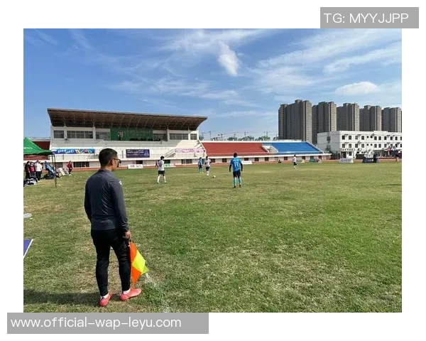 惠州足球场地全面升级助力青少年足球发展与社区体育活动的蓬勃兴起 惠州足球场地全面升级助力青少年足球发展与社区体育活动的蓬勃兴起